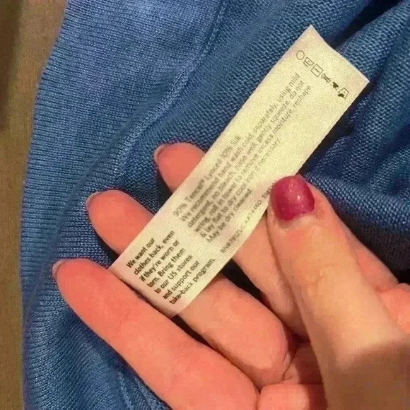 Eileen Fisher blue short sleeve lightweight sweater with split hem size small - Picture 4 of 4